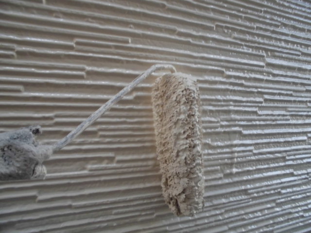 バイオ洗浄で苔などの汚れをしっかり洗い流して外壁塗装　愛知県　東海市