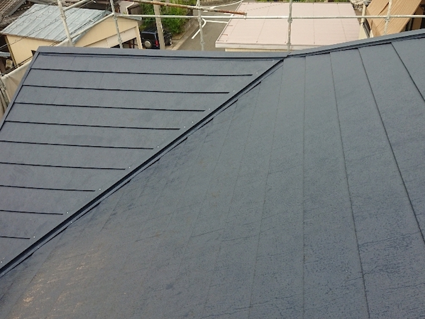 超高耐久な無機塗料で外壁塗り替え、屋根ガルテクトカバー工法　知多市