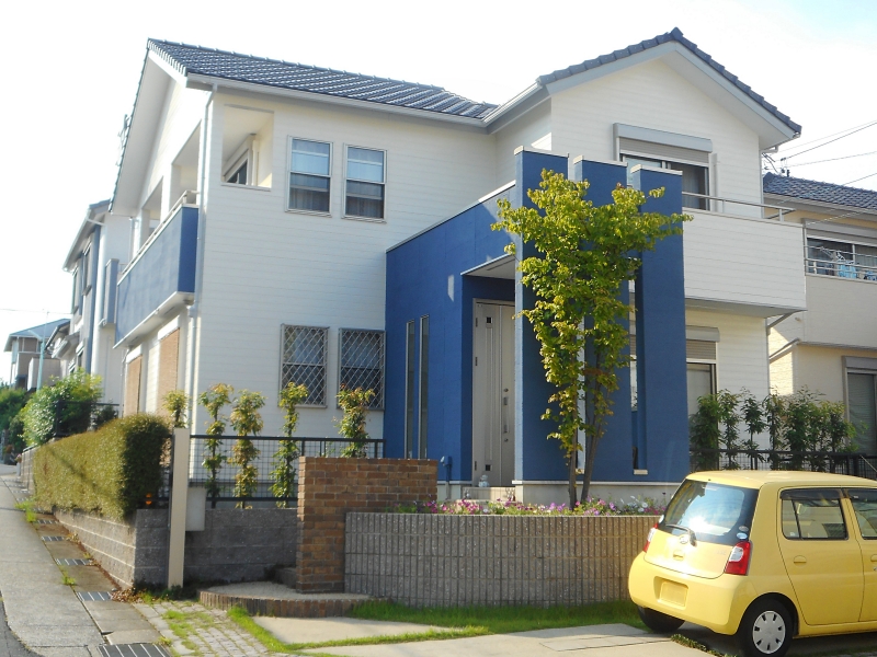 白×青のツートンカラーがおしゃれな家に外壁を塗り替えチェンジ！ 名古屋市緑区