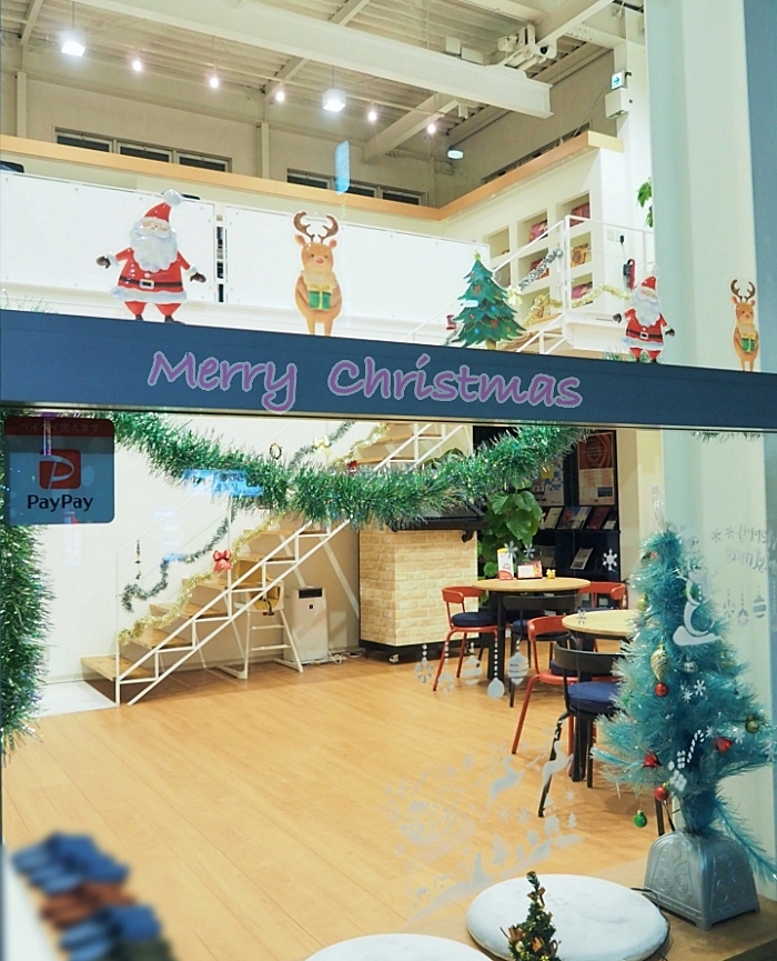 名古屋天白ショールーム内はクリスマスカラーと色見本でいっぱい☆