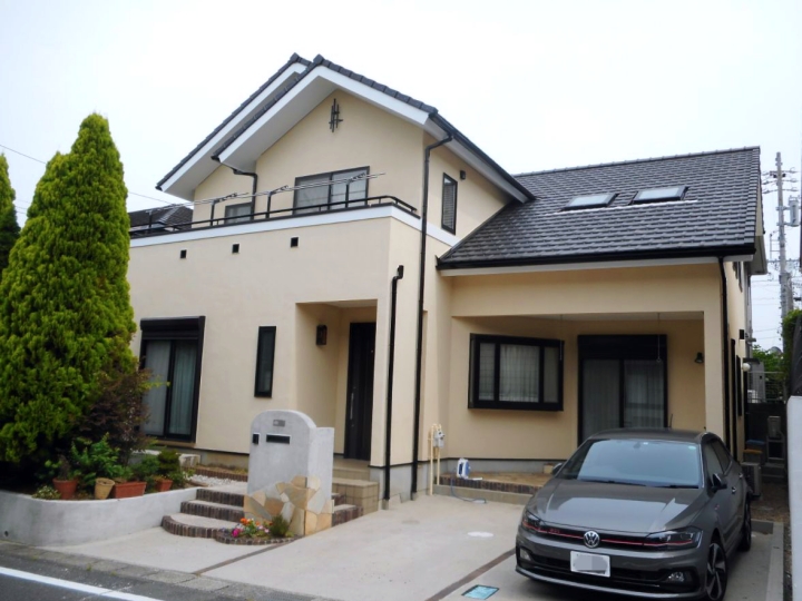 住友林業さんのリシン仕上げ外壁塗装を風合いを残してベージュに塗り替え　大府市