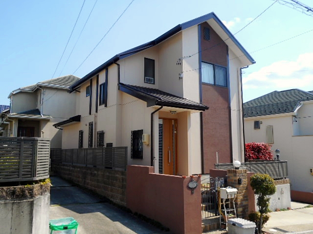 塗り壁材の風合いを残しモダンに変身した屋根外壁塗装（ブラザー不動産）名古屋市緑区