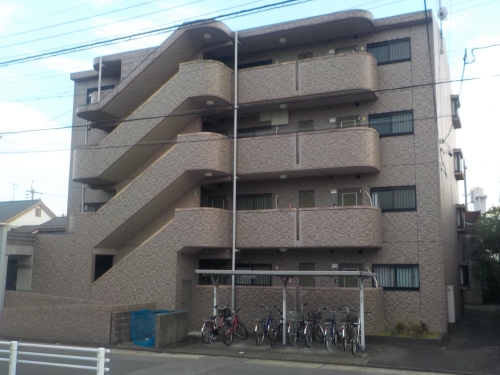 マンション塗装は現状のイメージを変えないで下地処理を丁寧に　名古屋市南区