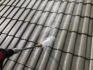 お家が瓦屋根の方!セメント瓦は塗装が必要な件