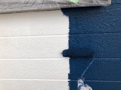 外壁をブルーに社屋塗装、折板屋根はホワイト塗装でイメージ一新！名古屋市港区