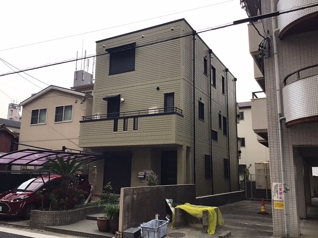 淡いモスグリーン(緑)に外壁を色変えして大満足の仕上がり　名古屋市緑区