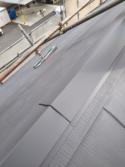 人気ベージュ色と上品な多彩仕上げ！洋風住宅塗装と屋根カバー工法　名古屋市中川区