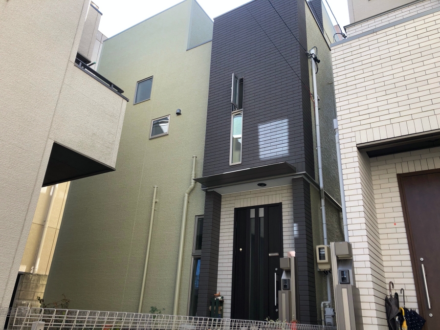 グレーを基調に洗練された色の組み合わせ！モダンな外壁塗り替え　名古屋市天白区