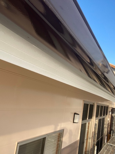 介護施設の屋根外壁塗り替え！やわらかい温もり感じるツートンカラー　半田市