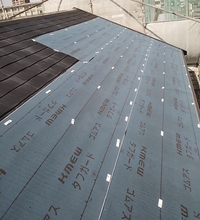 天窓(トップライト)のある3階建て屋根リフォームと外壁塗装　名古屋市東区