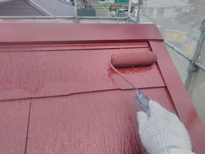 屋根は赤茶に塗り替え、タイル調サイディングにはクリヤー塗装　名古屋市熱田区