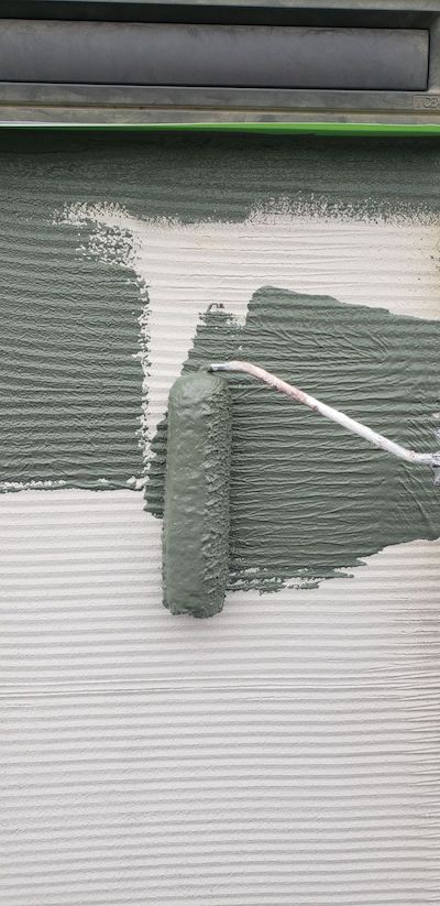 タイル柄を活かすサイディング塗装！外壁のくすみを解消しコントラストが映える仕上がり　長久手