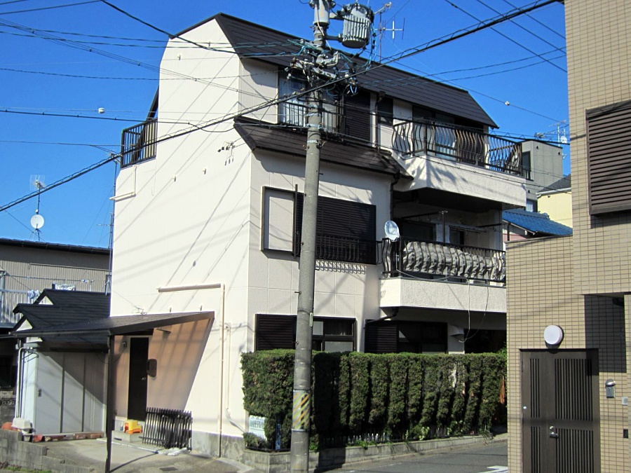 3階建て屋上・バルコニーの防水工事で雨漏り防止、屋根・外壁塗装　名古屋市南区