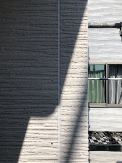 白い外壁のキレイさが際立つ外壁屋根塗り替え　名古屋市緑区