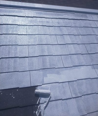 外壁の色をガラッと変えてサッシや屋根の黒が映える塗り替え　刈谷市