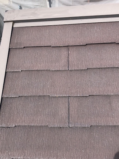 外壁の色をガラッと変えてサッシや屋根の黒が映える塗り替え　刈谷市