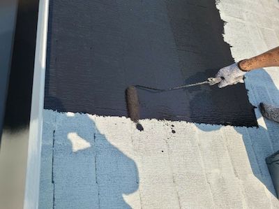 黒のアクセントラインがスタイリッシュに決まった屋根外壁塗装　名古屋市千種区