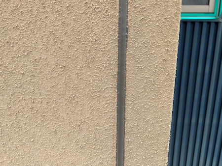 外壁材に合わせて下塗り材、色を3色に使い分け外壁塗り替え　名古屋市緑区