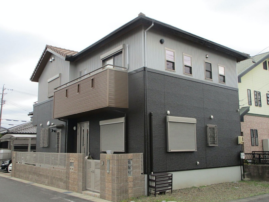 サイディング＋ガルバリウムの外壁塗り替え、お家まわりもキレイに洗浄！安城市
