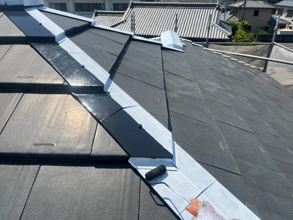 屋根棟板金　中塗り