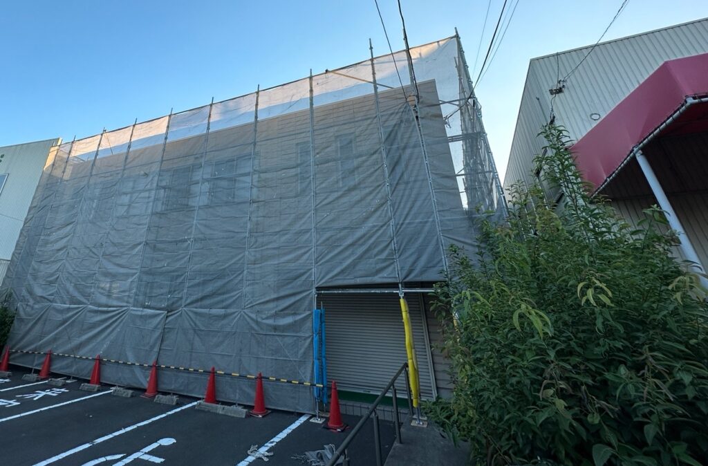 名古屋市緑区で社屋兼倉庫を外壁塗装（日本ペイントのパーフェクトトップ使用）　