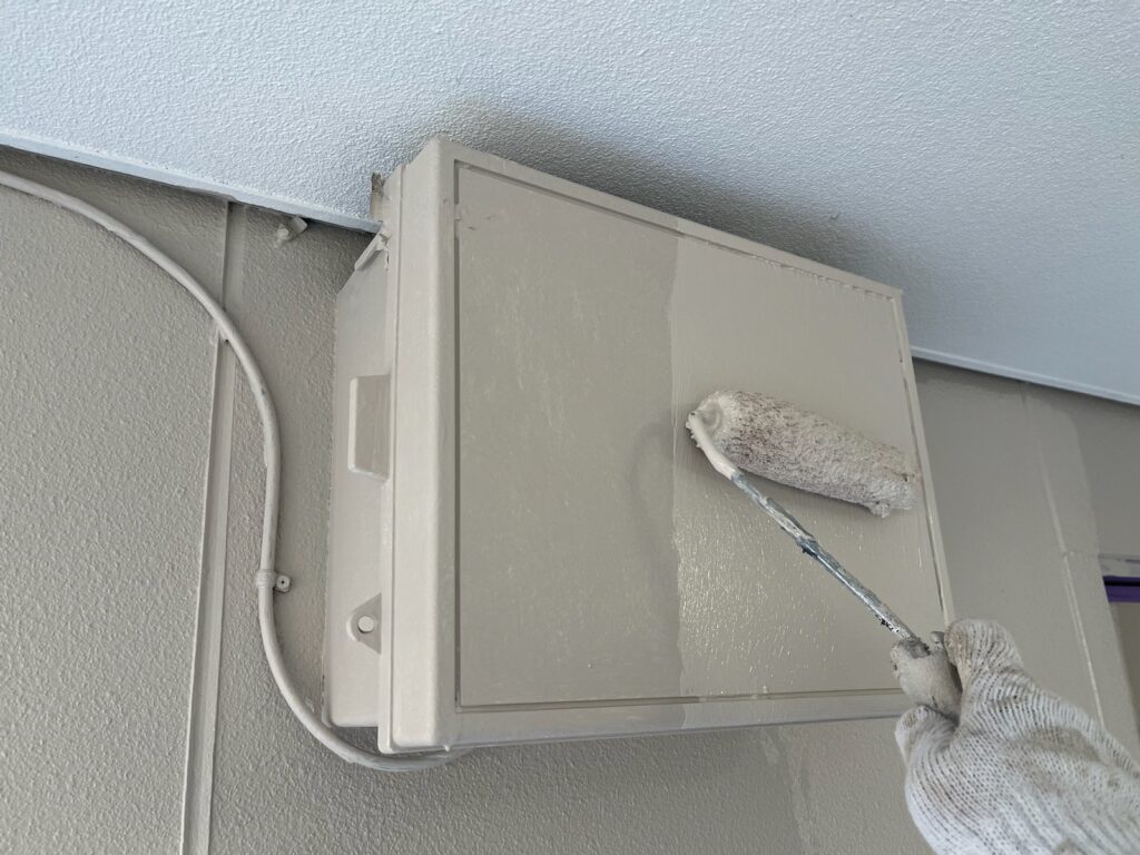 配電盤　上塗り