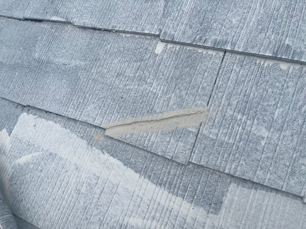 屋根　ひび割れ補修完了