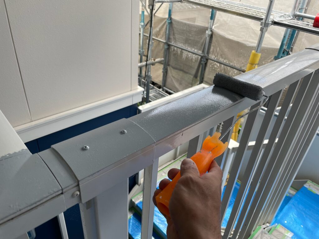 階段手摺　塗装