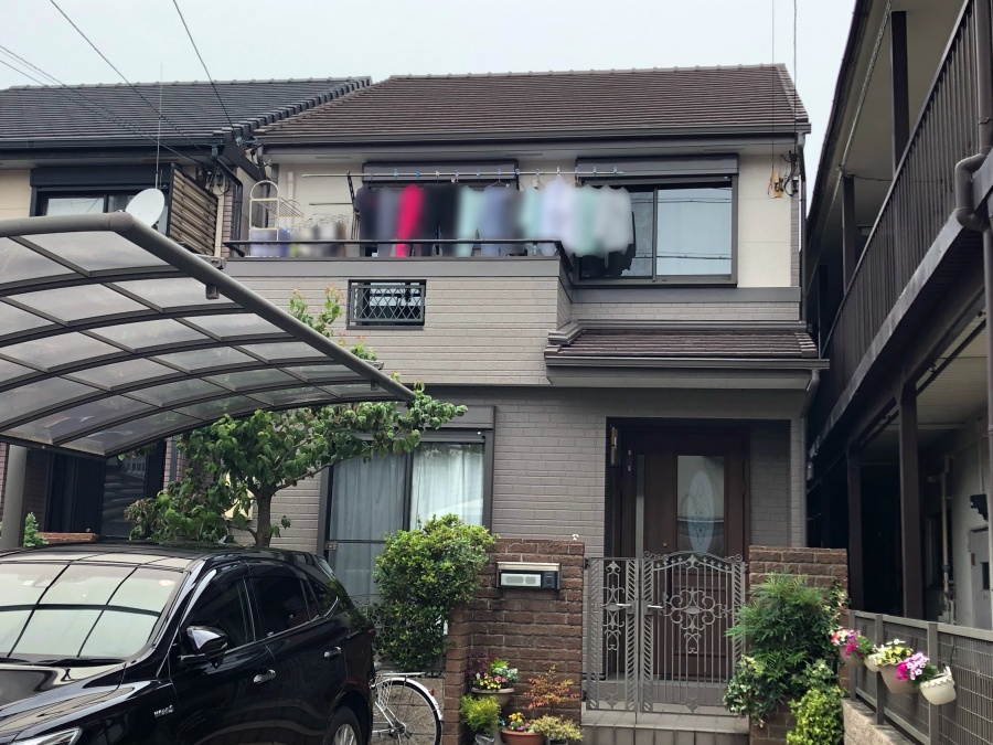 グレージュ系の配色に外壁を塗り替えシックな仕上がりに　名古屋市中村区