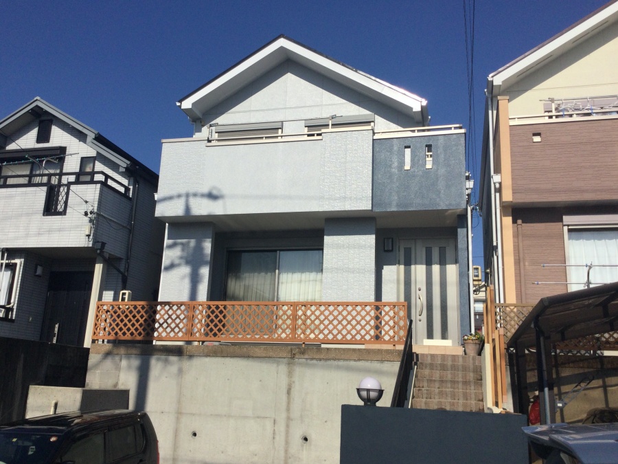 シルバーブルーに家の雰囲気を変えて屋根外壁塗装　名古屋市緑区