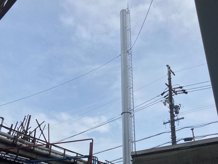 工場煙突・鉄はしご塗装工事　名古屋市西区
