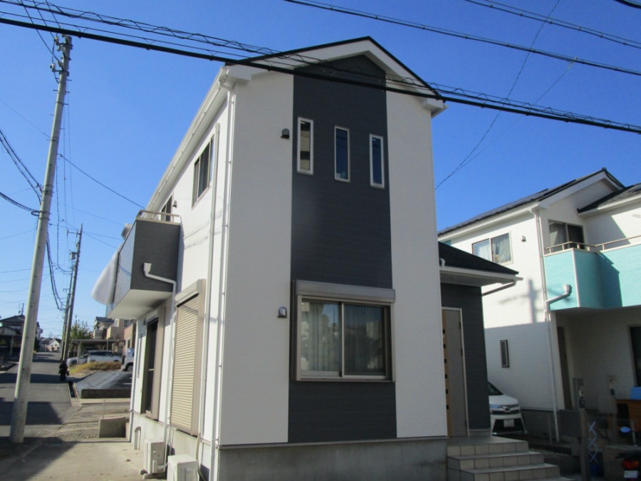 モノトーン調にイメージチェンジした外壁塗装　名古屋市緑区