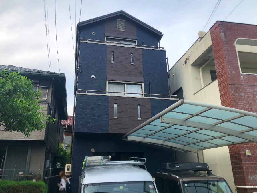 かっこいいツートンに外壁塗装と金属屋根カバー工事　名古屋市名東区
