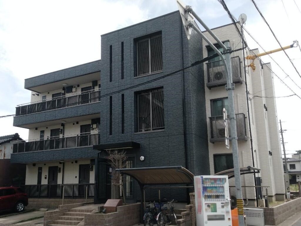 グレーツートンにイメージアップ！3階建マンション外壁塗装　名古屋市名東区
