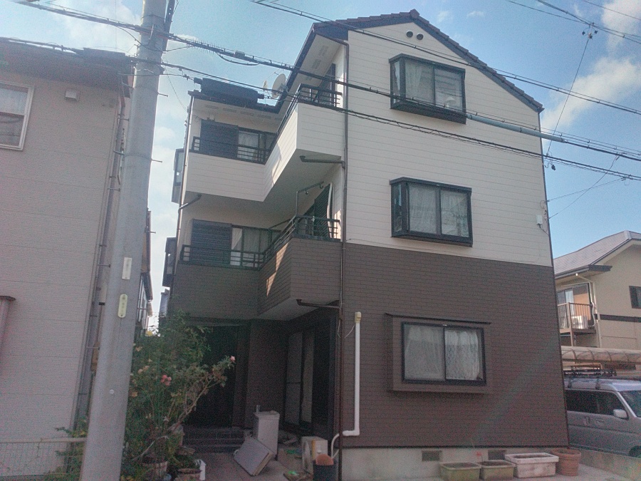 3階建てツートンカラー外壁塗り替え　名古屋市南区