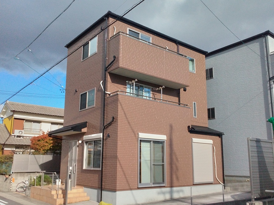 意匠性サイディングの外壁塗装と屋根塗装　名古屋市緑区