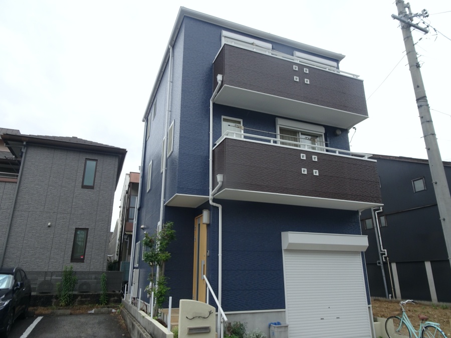 ベランダ壁にアクセントカラー！モダンな外壁・屋根塗装　名古屋市天白区