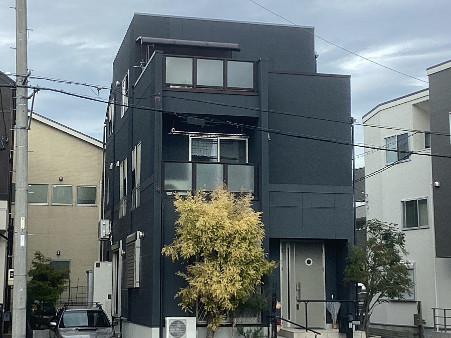 ブラックを基調とした屋根・外壁塗装でスタイリッシュに変身！名古屋市昭和区