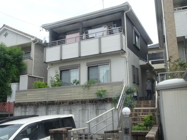 ツートンカラー外壁塗装と棟瓦ビスの締め直し_名古屋市緑区