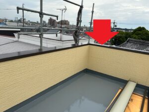 屋上（陸屋根）などに設置されている笠木板金のメンテナンス…の件（名古屋市緑区Ｅ様邸）