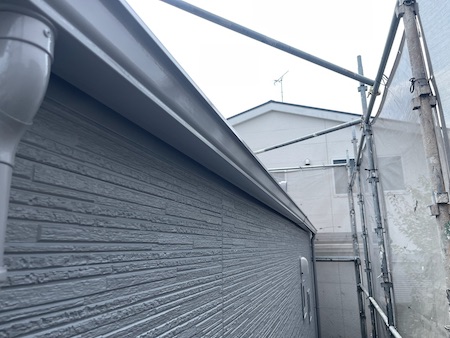 スタイリッシュに映える!くすみグレーの外壁塗装 名古屋市緑区