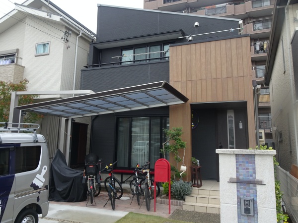 モダンスタイルに赤いポストが映える屋根外壁塗り替え_名古屋市瑞穂区