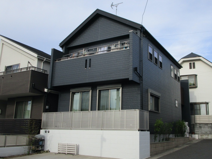 ホワイトからブラックへ大変身！外壁塗装・屋根塗装　名古屋市天白区