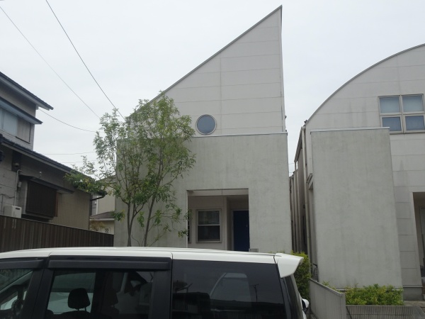 ワントーンからバイカラーに色分けた屋根・外壁塗装 名古屋市緑区