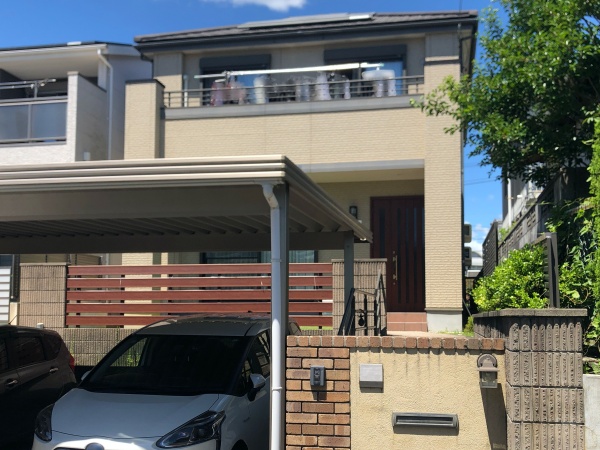 ライトブラウンに玉善のお住まいを外壁塗り替え・門柱塗装　豊明市