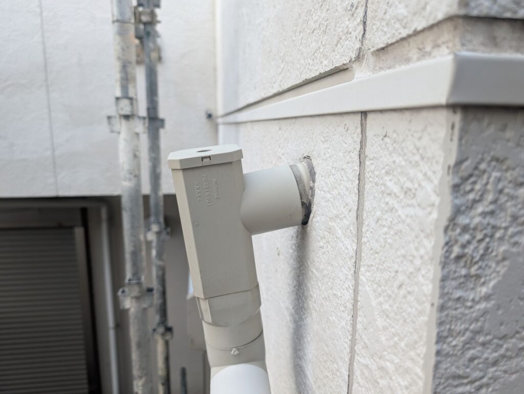 傾いた樋