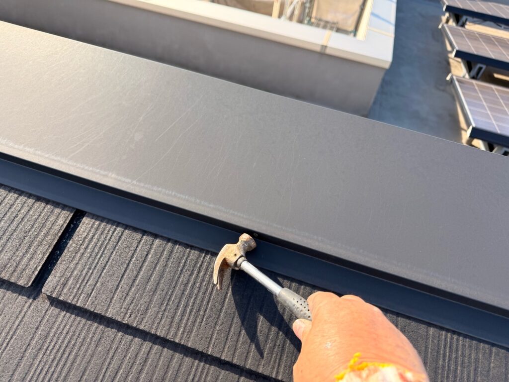 屋根板金釘打ち