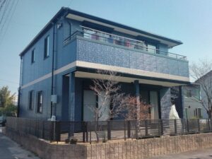 東浦町の屋根カバー外壁塗装後