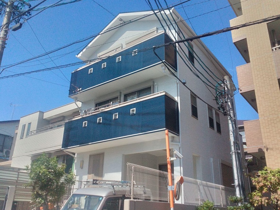 薄いグレーと濃いブルーのコントラストが美しい外壁塗装・屋根塗装｜名古屋市南区