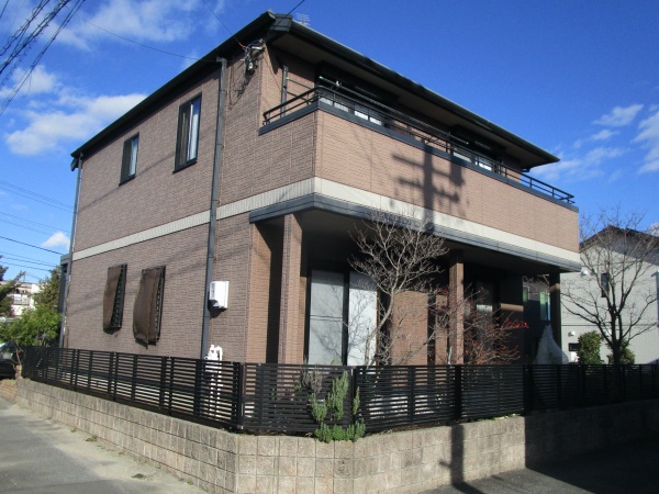 外壁をネイビーにカラーチェンジ！屋根リフォーム工事で住まいを一新｜東浦町